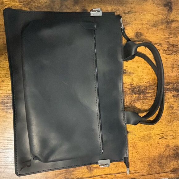 Womans Black Leather Laptop Bag - Picture 4 of 4